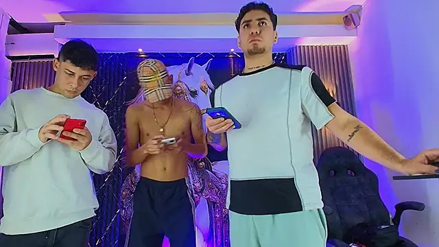 The_Boy_King_ 라이브 XXX 채팅