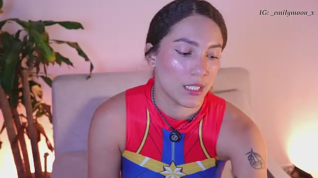 onlyemily_ Adlı Modelin Canlı XXX Sohbeti