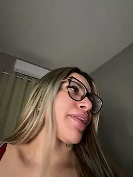 Chat +18 de Clarasc ao vivo