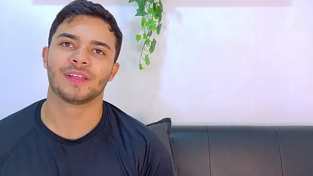 TylerWest_ live XXX chat