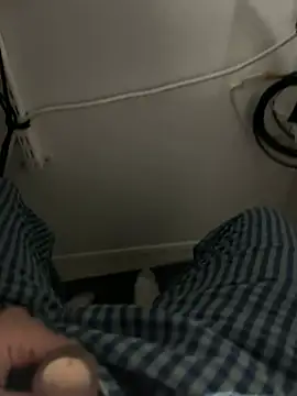 awesomemilkss' Webcam Show