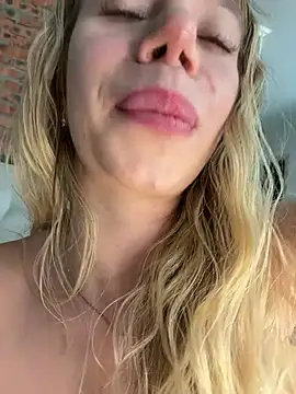 Živý XXX chat BellaSuns