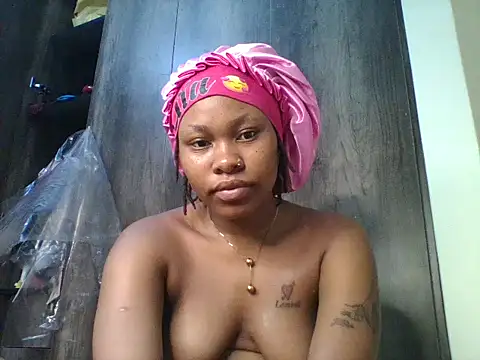 Chat +18 de Juicyy_afriq ao vivo