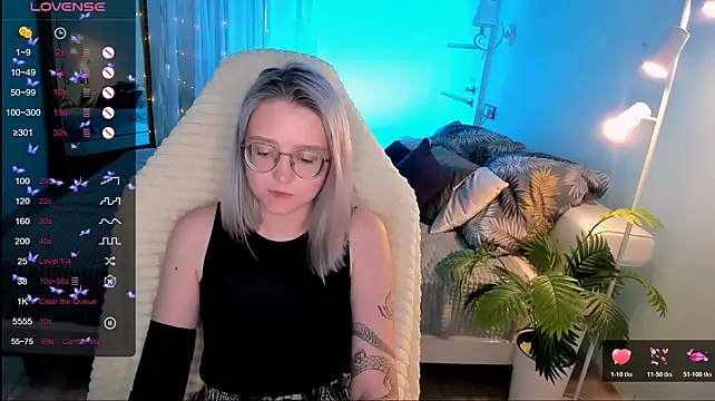 Chat +18 de LunarGlow ao vivo