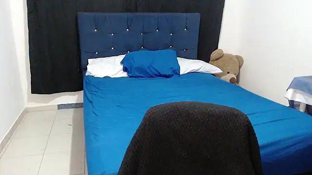 Chat +18 de ANGELIQUE_KLANE ao vivo
