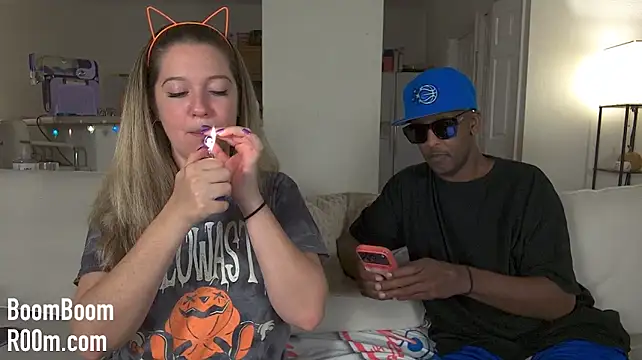 boomboomr00m's Live XXX Chat