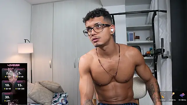 Paradise_boy__ লাইভ XXX চ্যাট