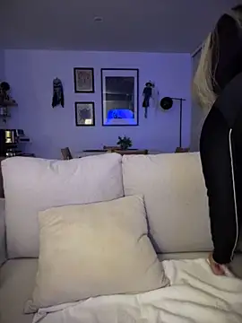 Rae_Lil_White's Live XXX Chat