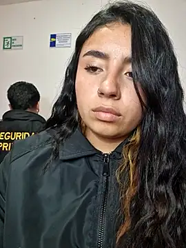 Chat +18 de Angela__05 ao vivo