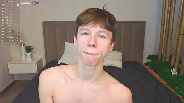 XXX chat uživo modela cuMte_boy