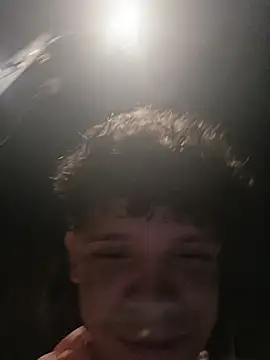 nilon05's Live XXX Chat