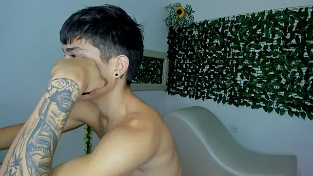 The_beby_guy live XXX chat
