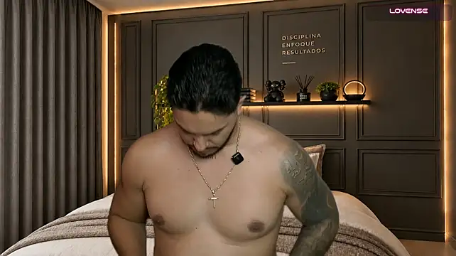 owen-pierces Live XXX Chat