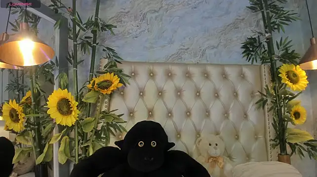 LittleeJaz élő XXX-chatje