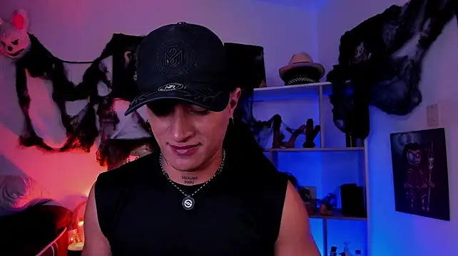 LiamDeeps live XXX chat