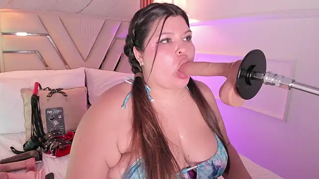 Giialoven Live XXX chat