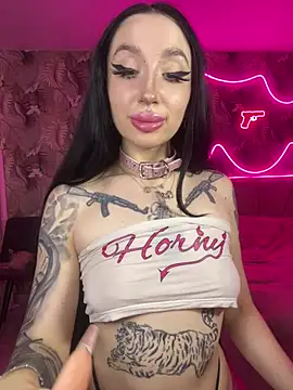 Chat +18 de Molly__Moon ao vivo