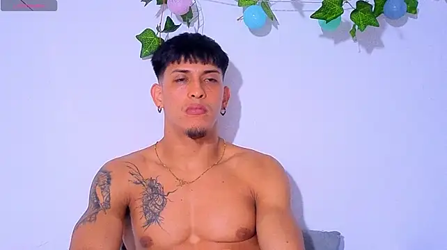 צ'אט XXX בשידור חי של Austin_muscle