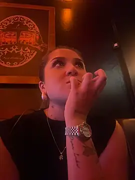 IsabelleMilan Chat XXX in diretta