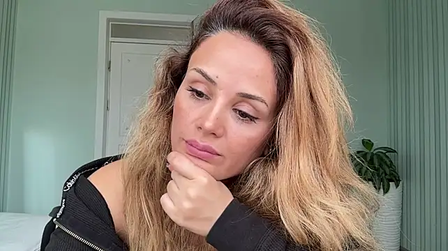 Chat +18 de SayraPie ao vivo