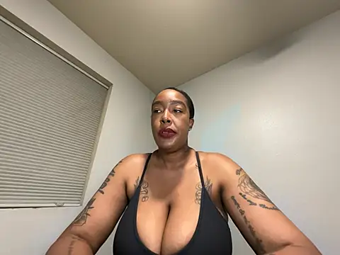 BiaLovelyBunny Chat XXX in diretta