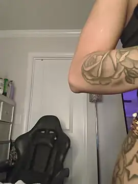 צ'אט XXX בשידור חי של butterflybootyy