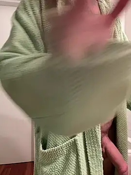 tatuato23 XXX чат на живо
