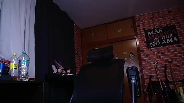 acidhp666 – Live XXX-chat
