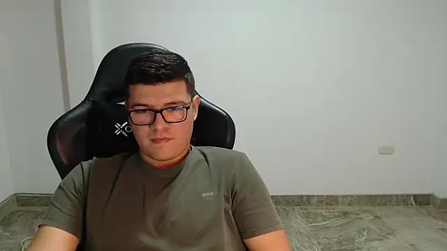 Chat +18 de Plug_Control ao vivo