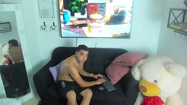 XXX chat uživo modela ethan_zone