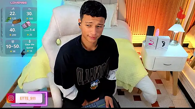 Ette_Star élő XXX-chatje