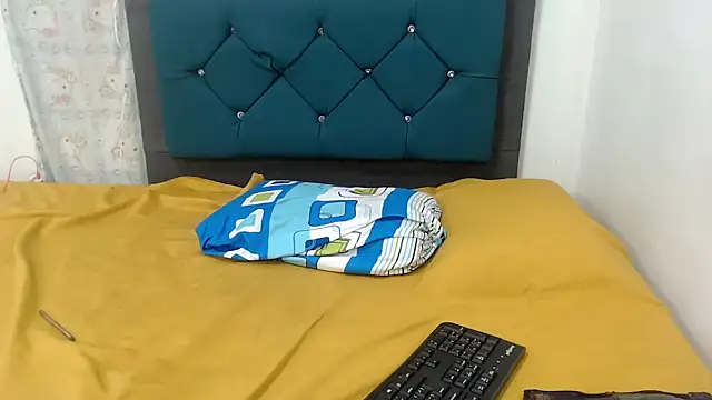 jhonny_kk élő XXX-chatje