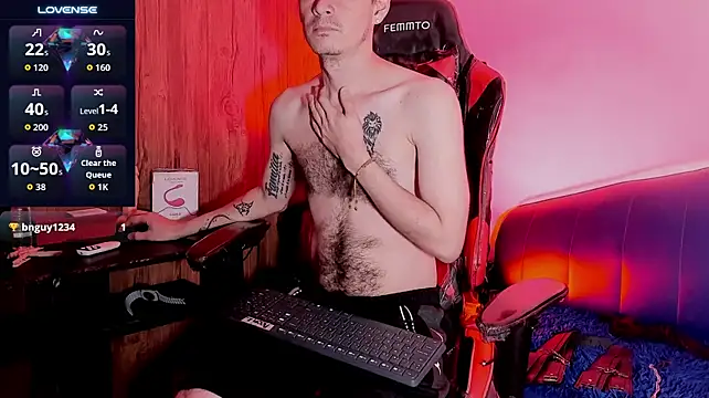 צ'אט XXX בשידור ח י של Mikesub_