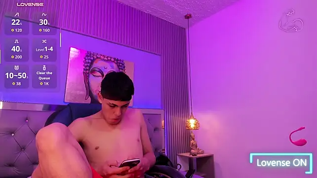 Ethanx18_: онлайн-секс-чат