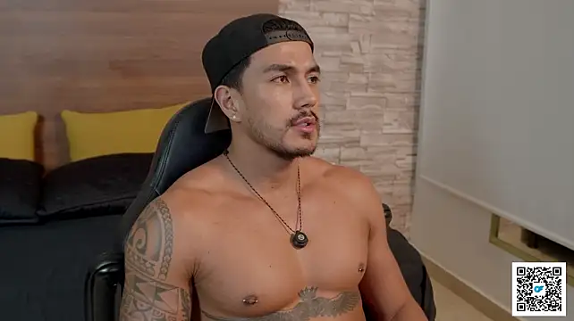 aaron_bolt – Naživo XXX chat