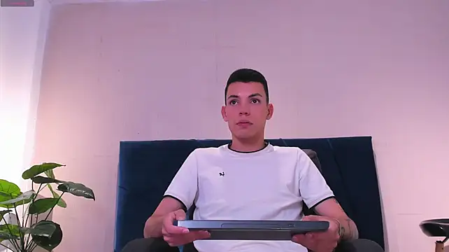 OLIVER_THOMPSON Live XXX Chat