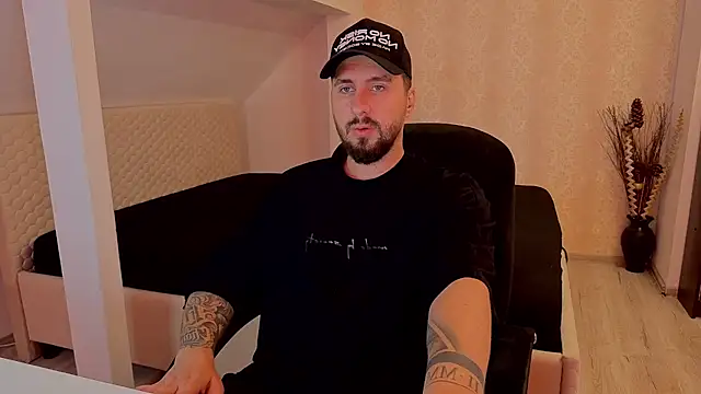 LoganStroud 现场XXX聊天