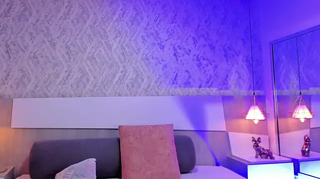 Tisha-Cole Adlı Modelin Canlı XXX Sohbeti
