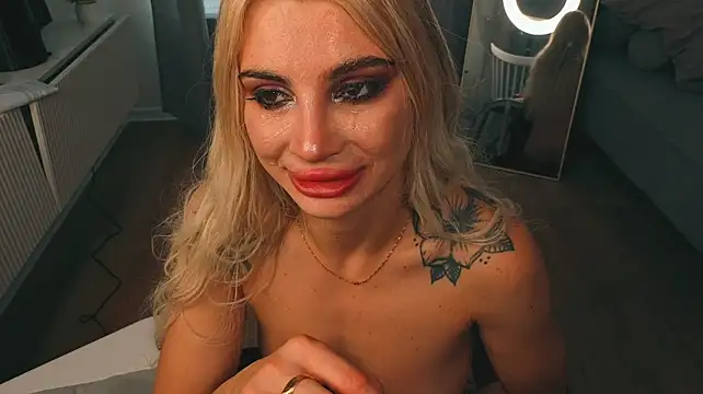 Ashley-Urban's Live XXX Chat
