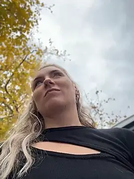 Crazy-Rosan Live XXX chat