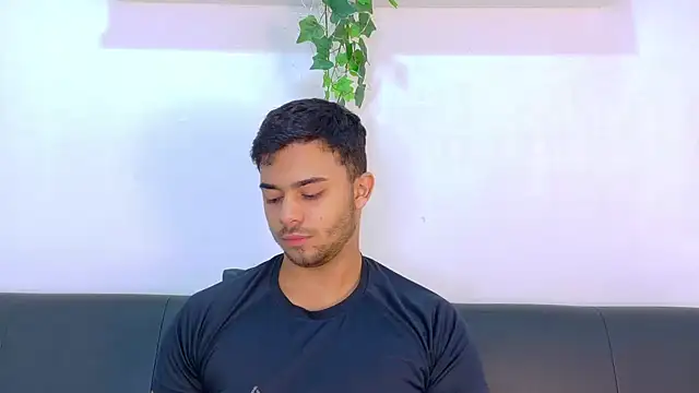 TylerWest_ – Naživo XXX chat