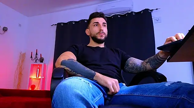XXX chat uživo modela MightyAaron66