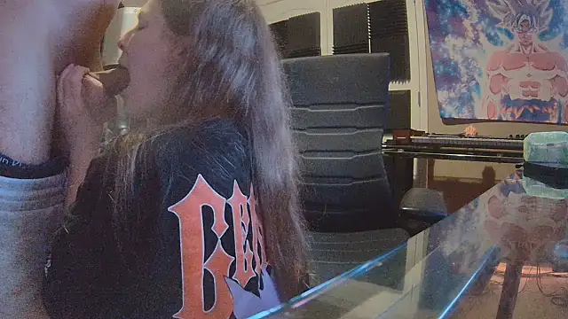 BigDaddyFreakyFrog élő XXX-chatje