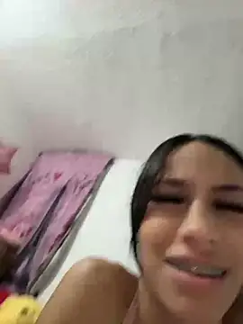 צ'אט XXX בשידור חי של Miaa_love6969