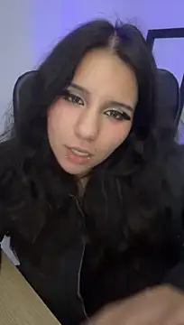 XXX chat uživo modela HollyPeachh