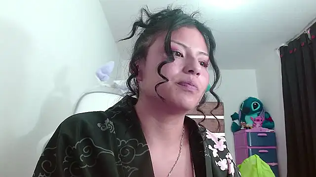Czat XXX na żywo – Little_anniee
