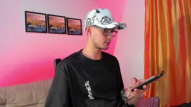 Vlad__night live XXX chat