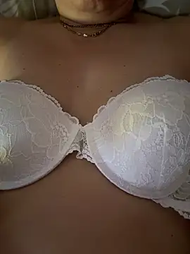SweetMia36UK Chat XXX live