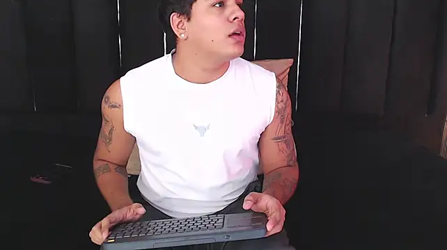 LuciferM_Star – Naživo XXX chat