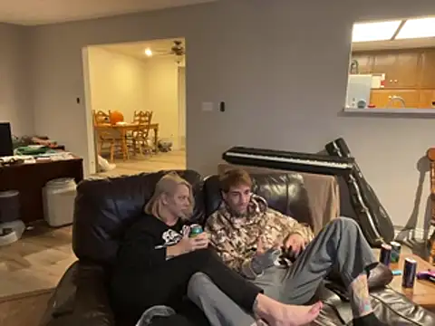 2-BLUNT-CUNTS Chat XXX in diretta